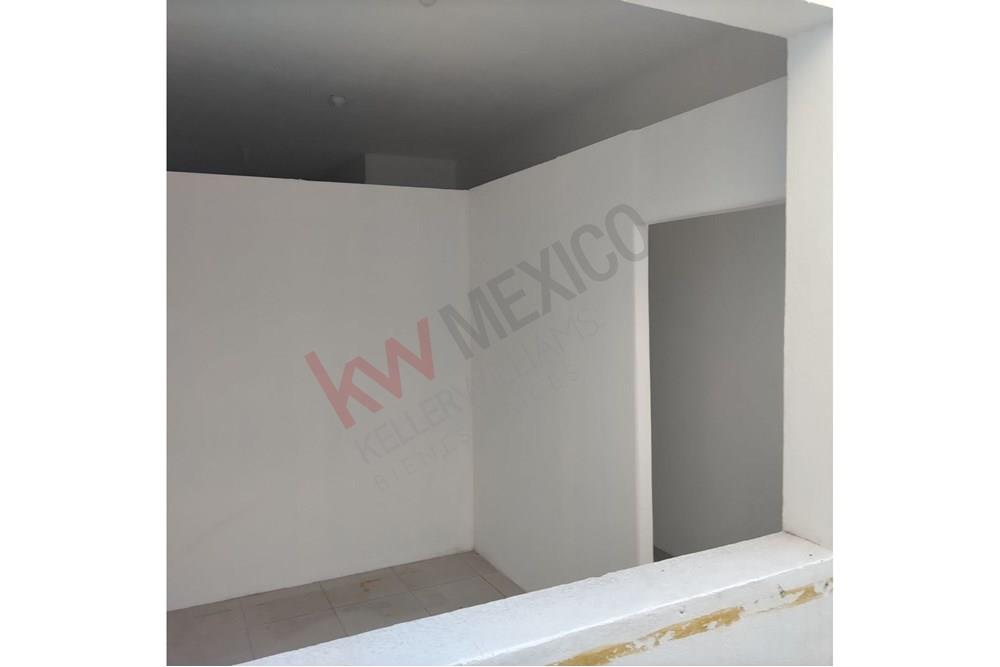 LOCAL COMERCIAL EN RENTA, CERCA DE PLAZA GALERIAS Y CONSTITUYENTYES