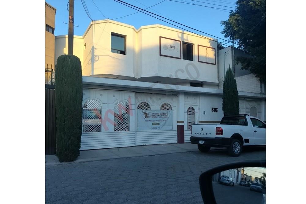 LOCAL COMERCIAL EN RENTA, CERCA DE PLAZA GALERIAS Y CONSTITUYENTYES