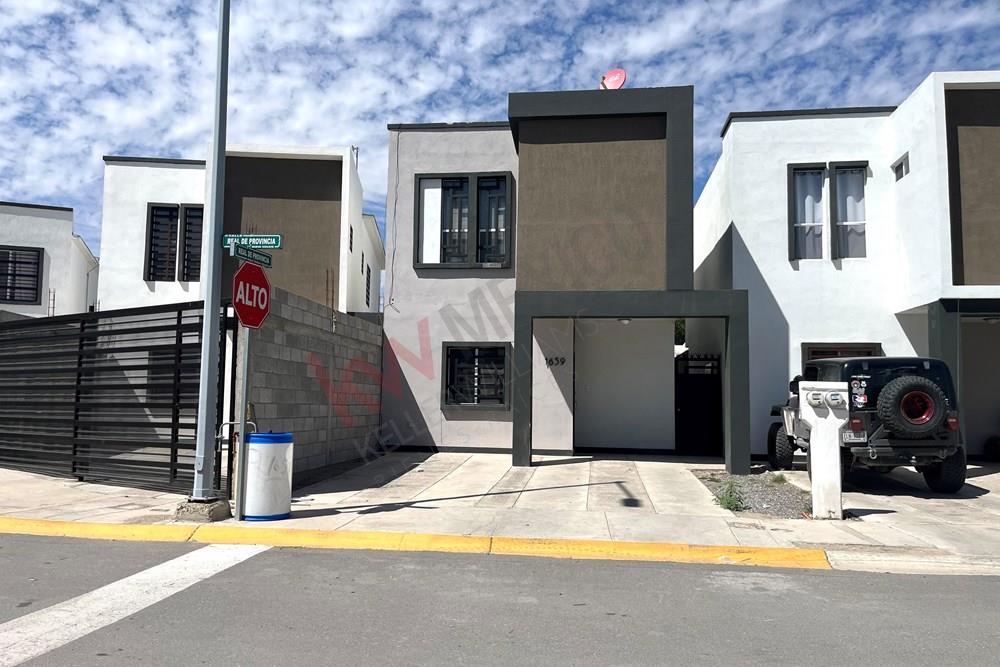 BONITA CASA EN RENTA EN FRACCIONAMIENTO PRIVADO NUEVA VIZCAYA, MUY CERCA DEL PUENTE INTERNACIONAL ZARAGOZA!!