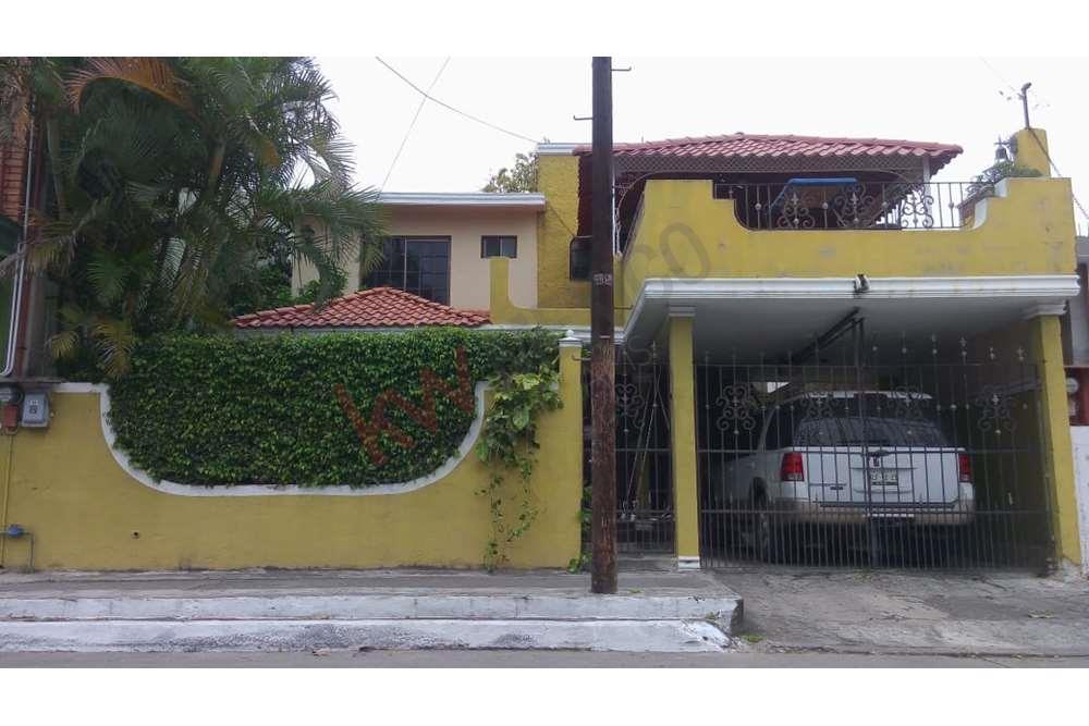 Casa en venta en la Colonia Obrera Tampico.