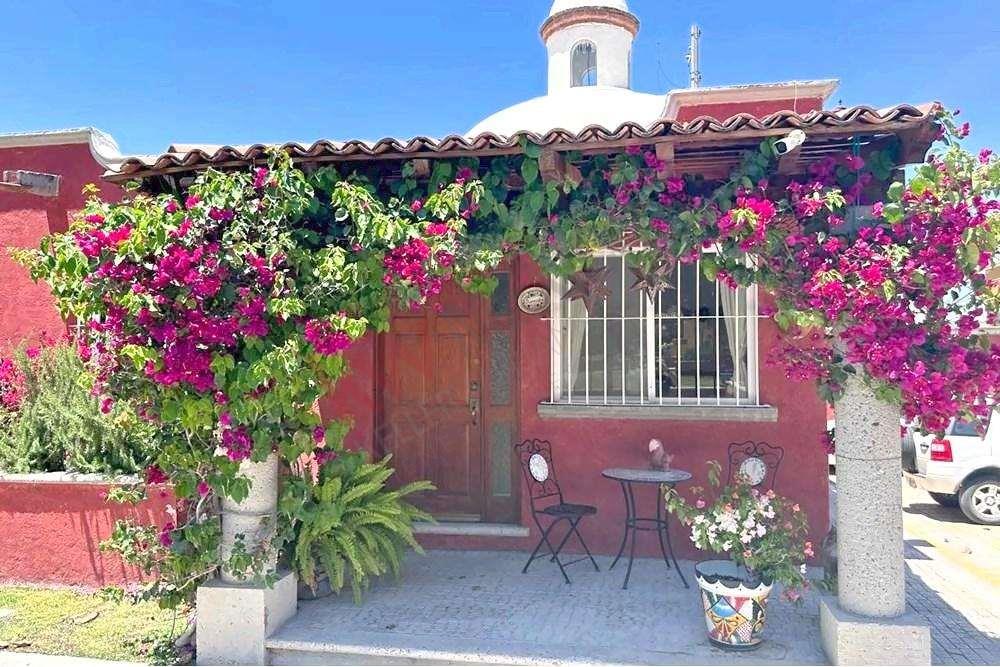 CASA BUGAMBILIA EN FRACCIONAMIENTO RINCÓN DEL CIELO