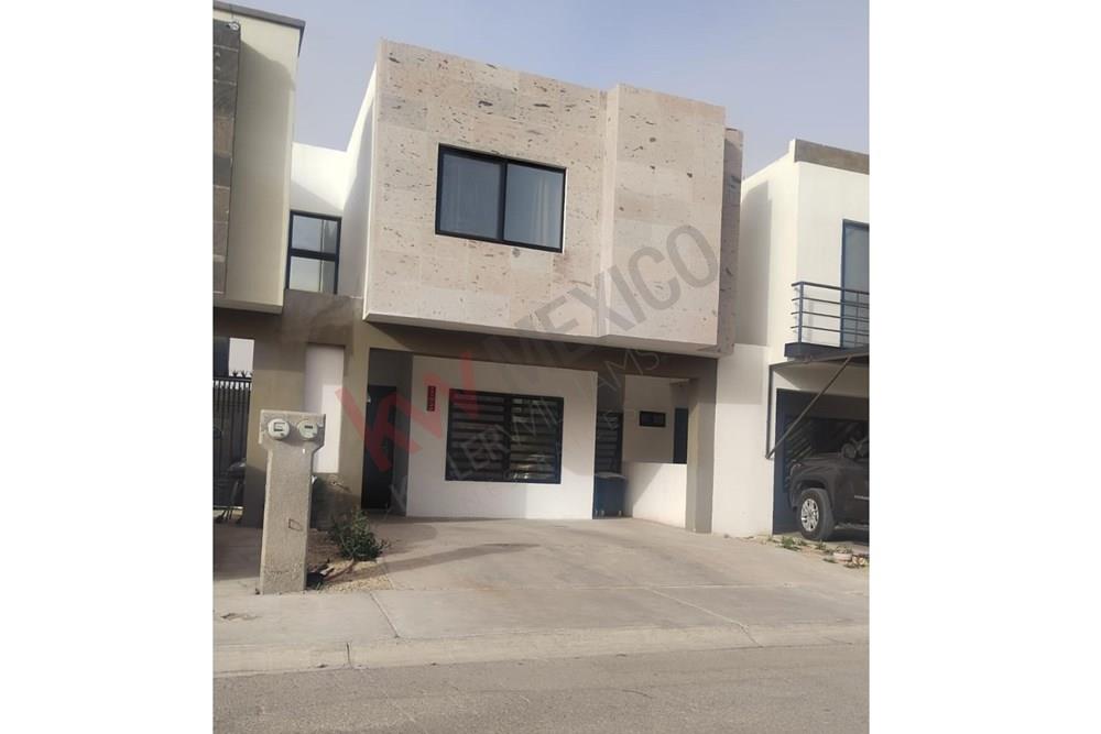 RENTA DE CASA EN EXCELENTE UBICACIÓN AMUEBLADA MUY CERCA DEL PUENTE ZARAGOZA CON CASA CLUB Y GIMNASIO!!!