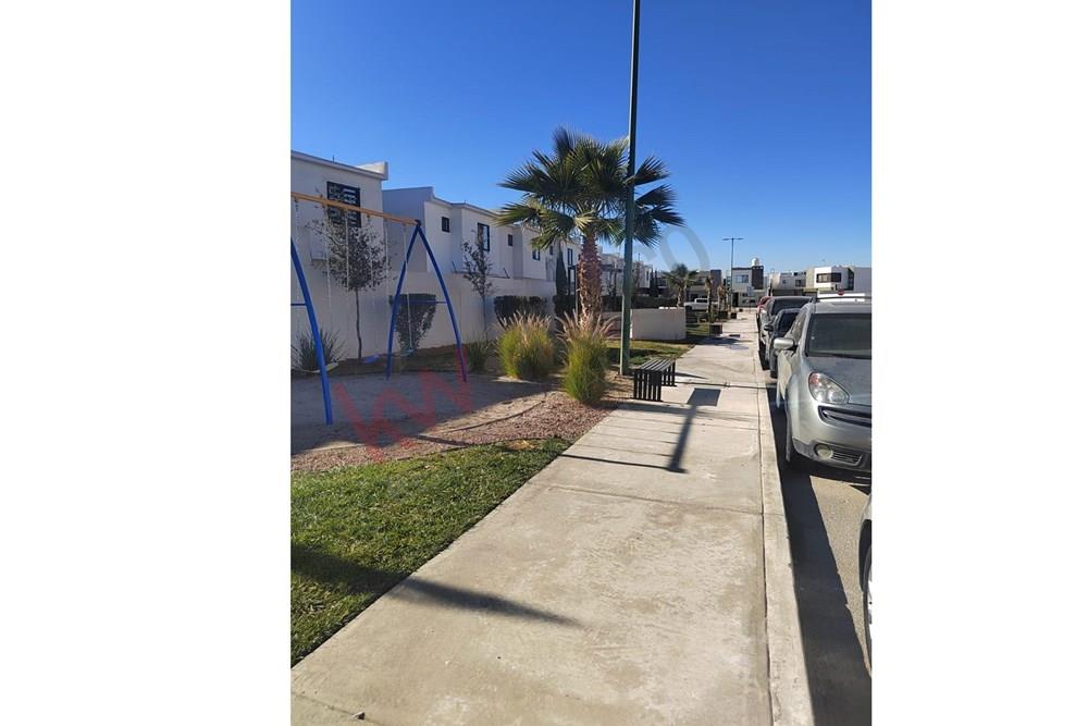 RENTA DE CASA EN EXCELENTE UBICACIÓN AMUEBLADA MUY CERCA DEL PUENTE ZARAGOZA CON CASA CLUB Y GIMNASIO!!!
