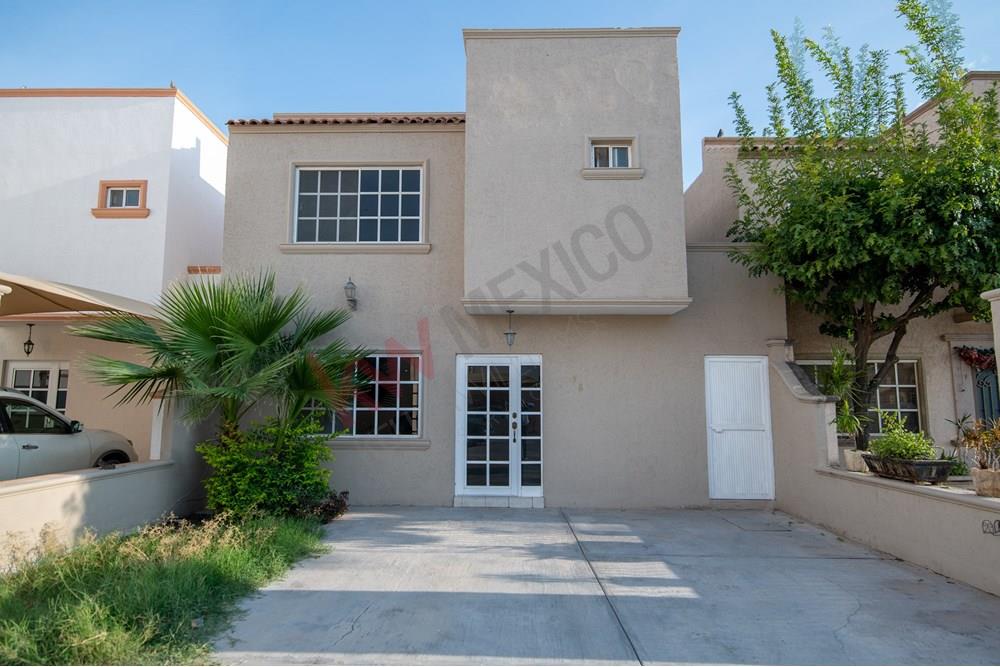 Casa en Venta en Viñedos. A pocos metros del Colegio Americano de Torreón.