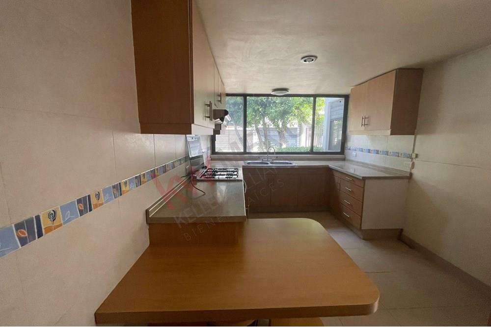 Casa en Fraccionamiento en Renta Lomas de las Águilas - Santa Fe a mts de los Puentes