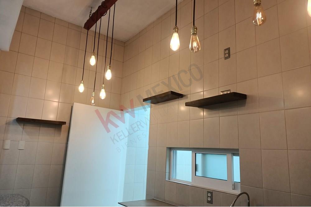 LOCAL COMERCIAL PARA INVERSION EN CENTRO COMERCIAL LILAS