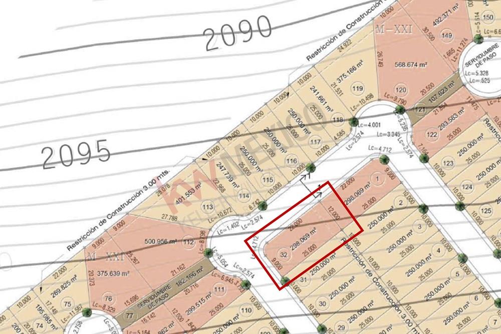 TERRENO EN ESQUINA DENTRO DE ZIBATA EN PRIVADA JADE NORTE