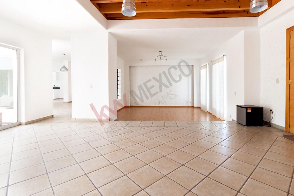 AMPLIA CASA EN VENTA, VISTA REAL RESIDENCIAL &amp; COUNTRY CLUB! INCREÍBLES ESPACIOS FAMILIARES!