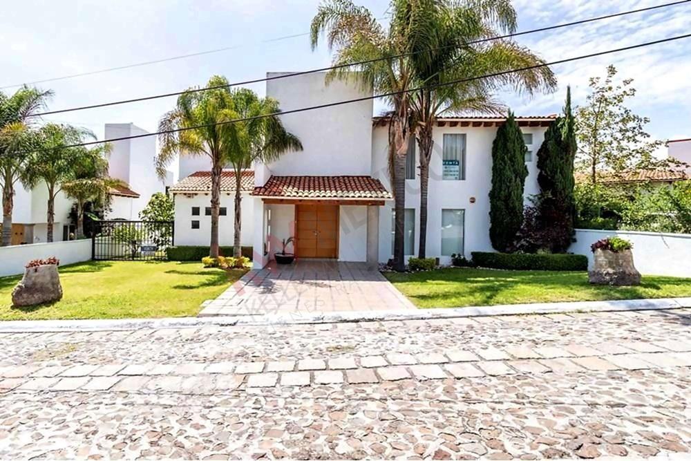 AMPLIA CASA EN VENTA, VISTA REAL RESIDENCIAL &amp; COUNTRY CLUB! INCREÍBLES ESPACIOS FAMILIARES!