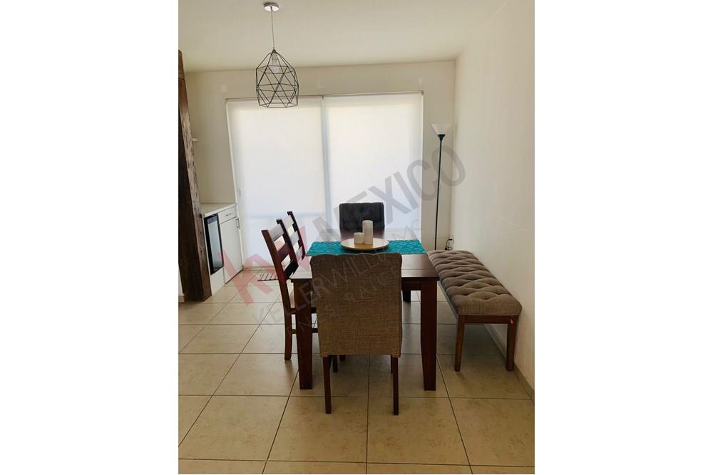 CASA AMUEBLADA EN RENTA EN PASEOS DEL BOSQUE QUERETARO