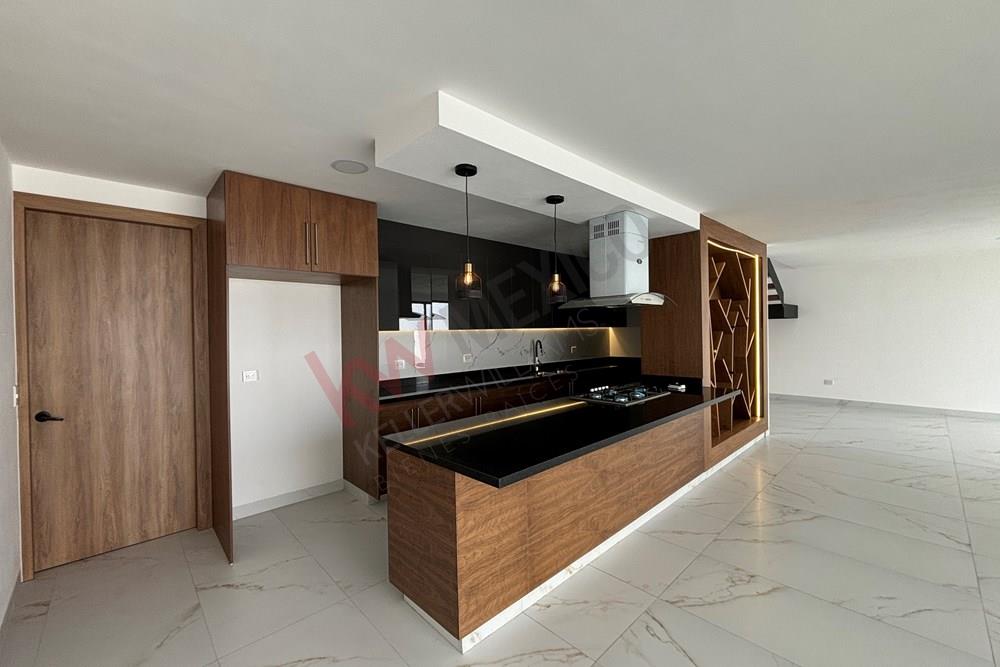 CASA NUEVA DE 4 RECAMARAS CON 4 BAÑOS ACABADOS DE LUJO, DISEÑO MODERNISTA CON AMPLIOS ESPACIOS Y VENTANALES GRANDES, MAGNIFICA ILUMINACION