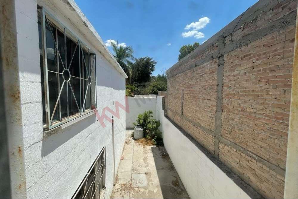 Casa de dos plantas en venta, Jardines de California, Torreón Coahuila