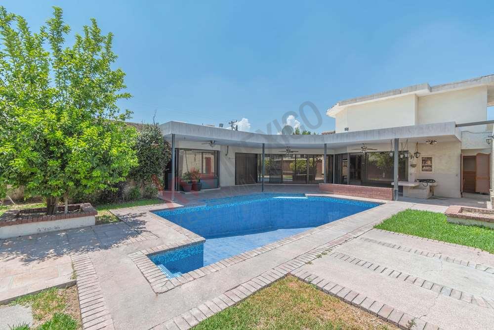 CASA EN VENTA DE UN PISO COL. SAN ISIDRO TORREÓN, COAHUILA