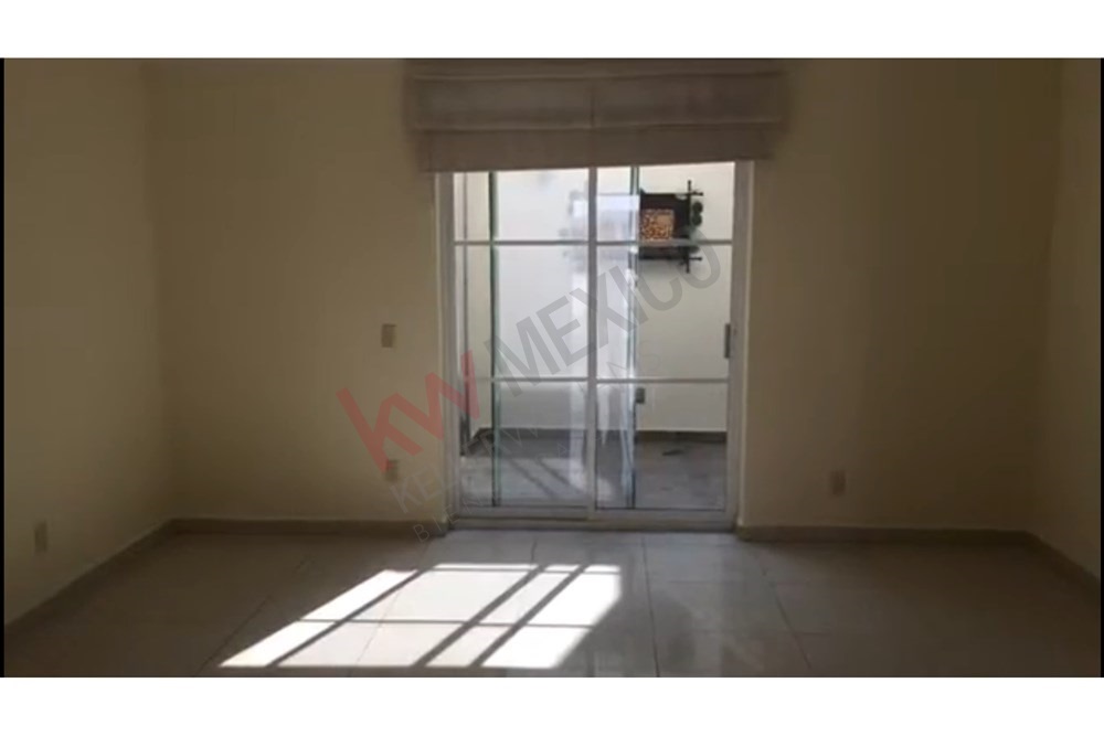 Renta Casa En Privada con Amenidades y Vigilancia en El Eden Coto Club Milenio III