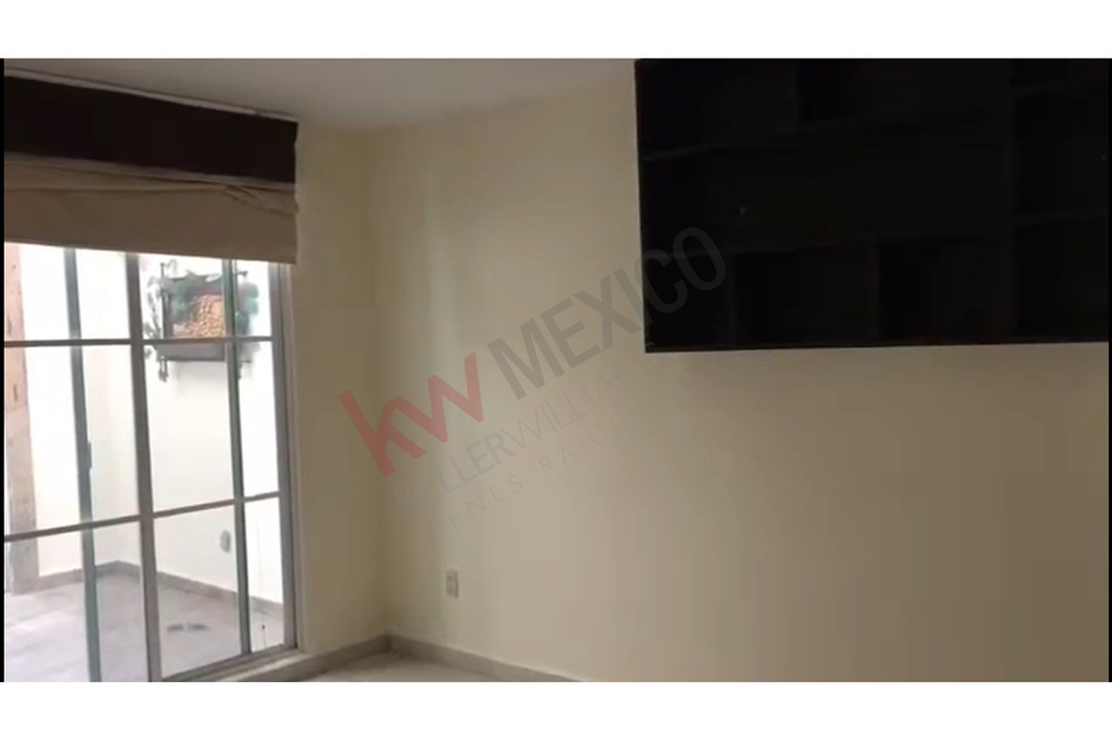 Renta Casa En Privada con Amenidades y Vigilancia en El Eden Coto Club Milenio III