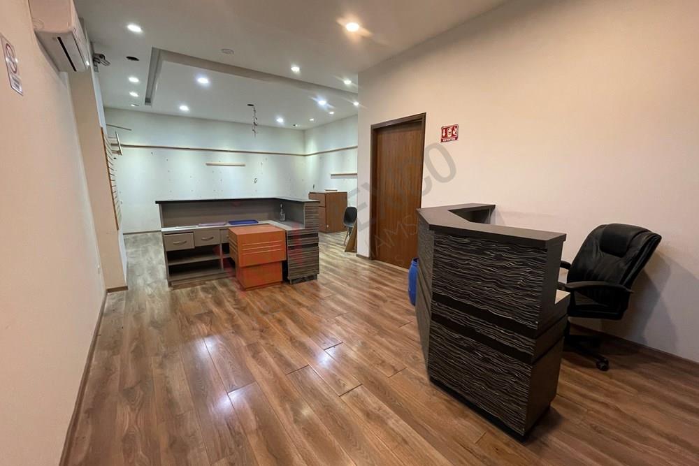 Renta de oficina de 50 m2 en Eje Central Lázaro Cárdenas, Colonia Doctores