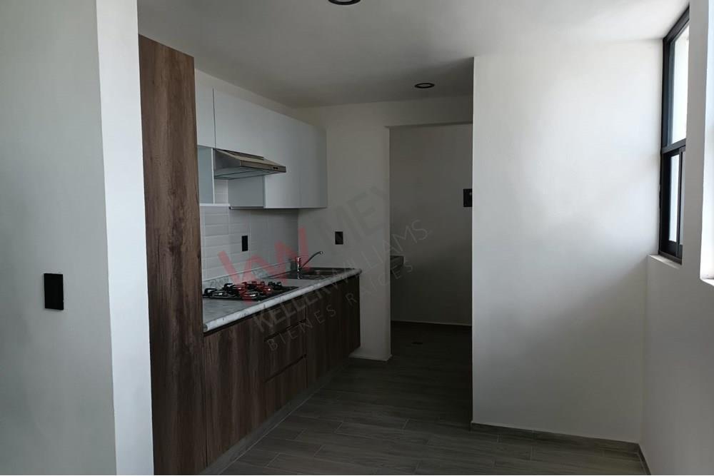 Casa de Autor en calle abierta, excelentes espacios y amplia área verde