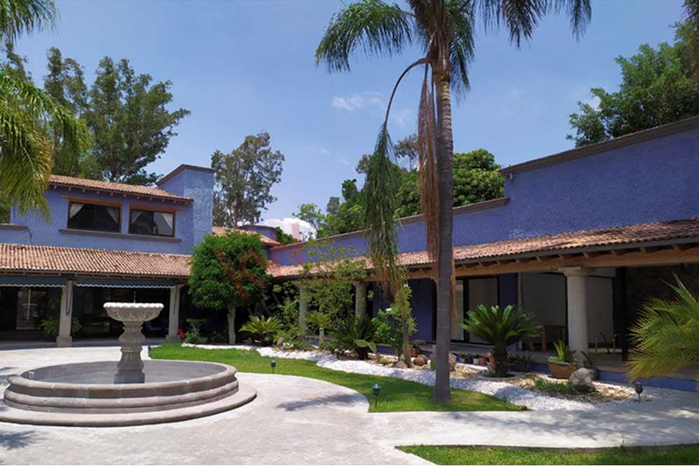 Casa tipo hacienda en Jurica Querétaro, proyecto de José Luis Becerra con  950 m² de construcción