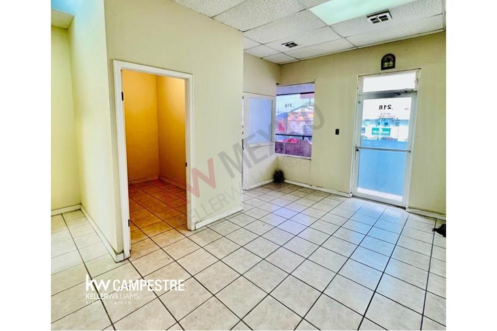Local Comercial en Venta o Renta plaza acuario San Lorenzo