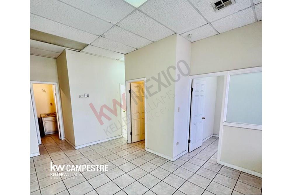 Local Comercial en Venta o Renta plaza acuario San Lorenzo