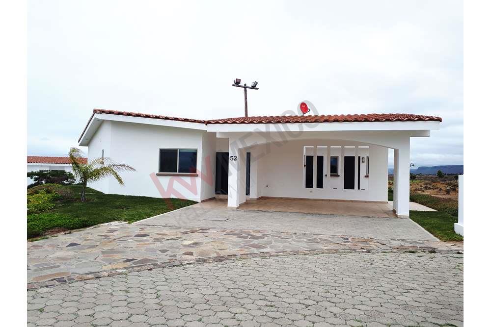 Casa Residencial de 3 recámaras en Mision Coronado Bajamar   entre Rosarito y Ensenada, campo de golf, cerca del mar.