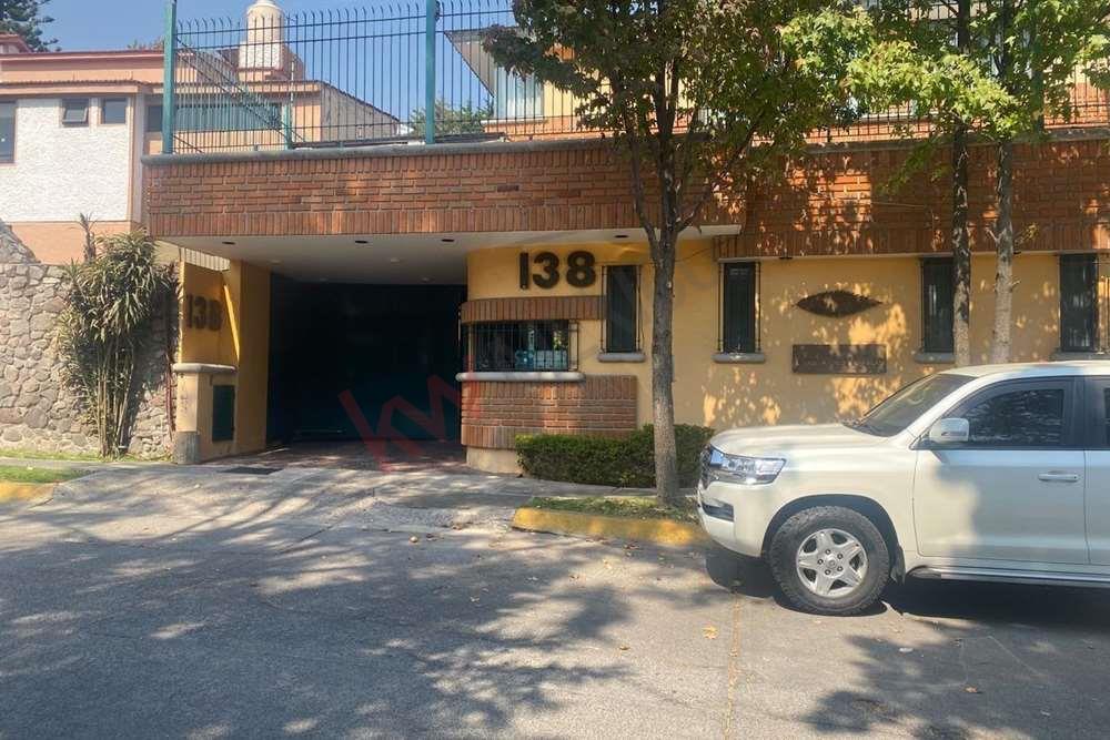 CASA EN RENTA EN PARQUES  DE LA HERRADURA