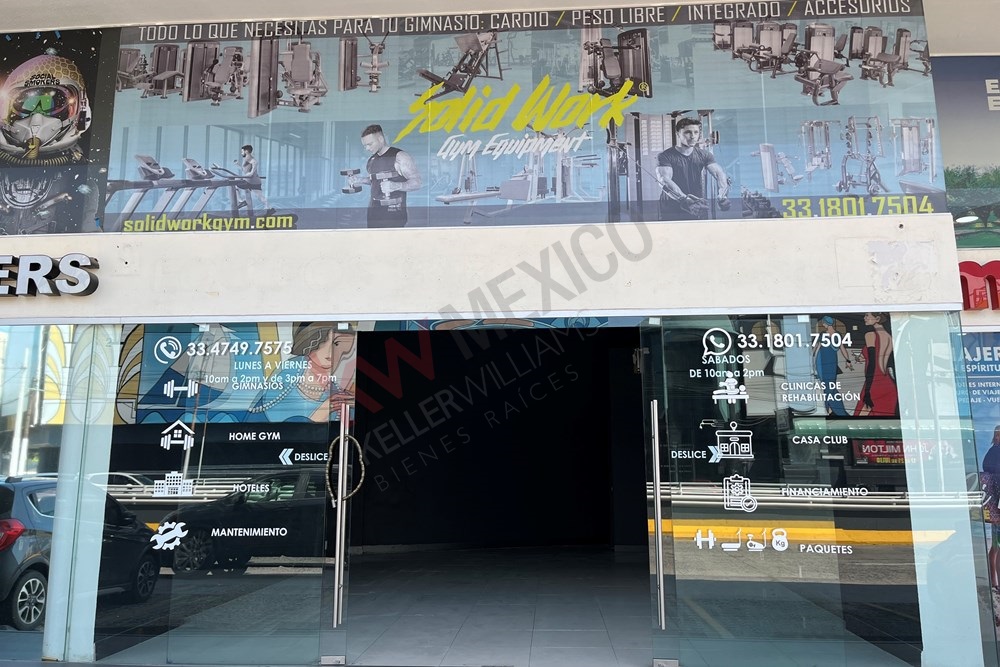 Local en renta Plaza Lapizlazuli en Zapopan'