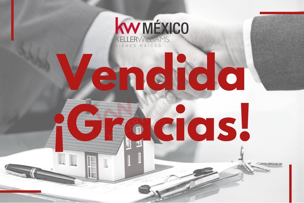 Casa 3 pisos en excelente ubicación Valle de Santo Domingo 4 Recamaras Lista para habitar, el tercero con asador para tus reuniones familiares y excelente vista hacia el cerro de la silla y cerro del Topo Chico