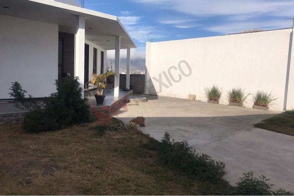 VENTA DE CASA EN PACHUCA HIDALGO UNA SOLA PLANTA CON TERRENO AMPLIO BUENA UBICACION CERCA DE ZONA PLATEADA
