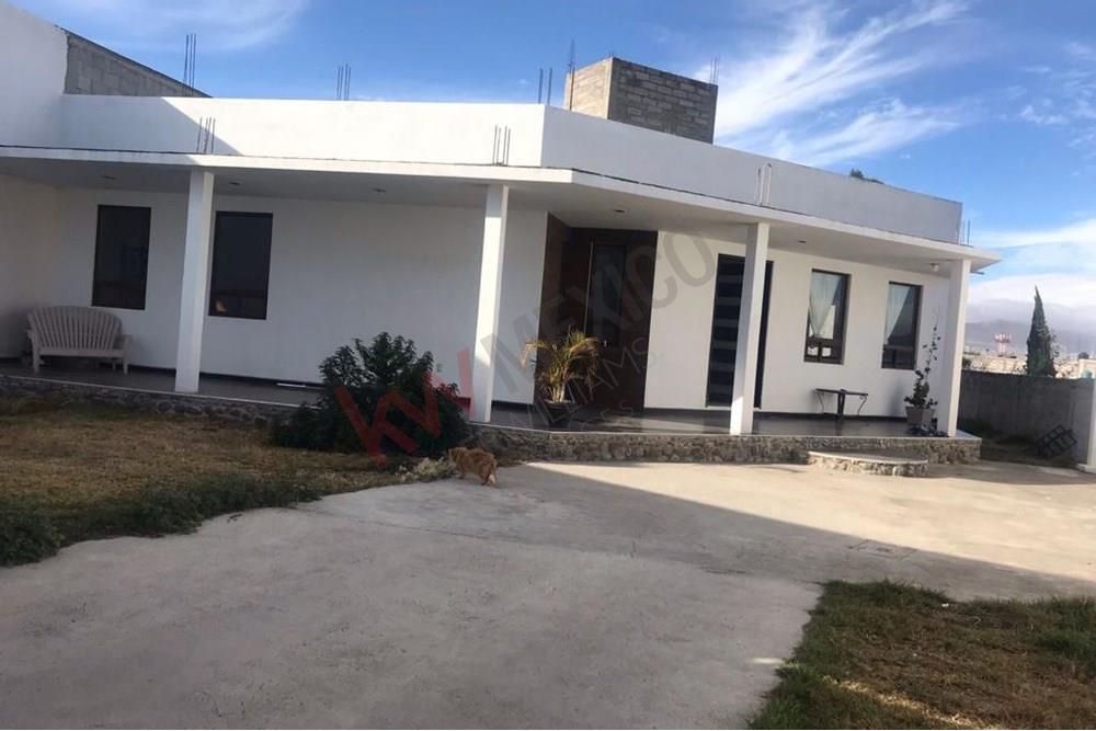 VENTA DE CASA EN PACHUCA HIDALGO UNA SOLA PLANTA CON TERRENO AMPLIO BUENA UBICACION CERCA DE ZONA PLATEADA