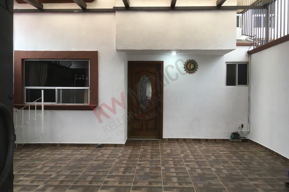 CASA EN RENTA AMUEBLADA EN LAS TERESAS QUERETARO