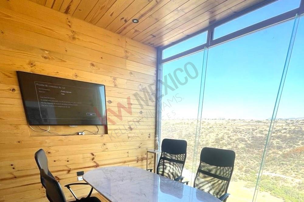 RENTA OFICINA en Plaza 99, El Campanario