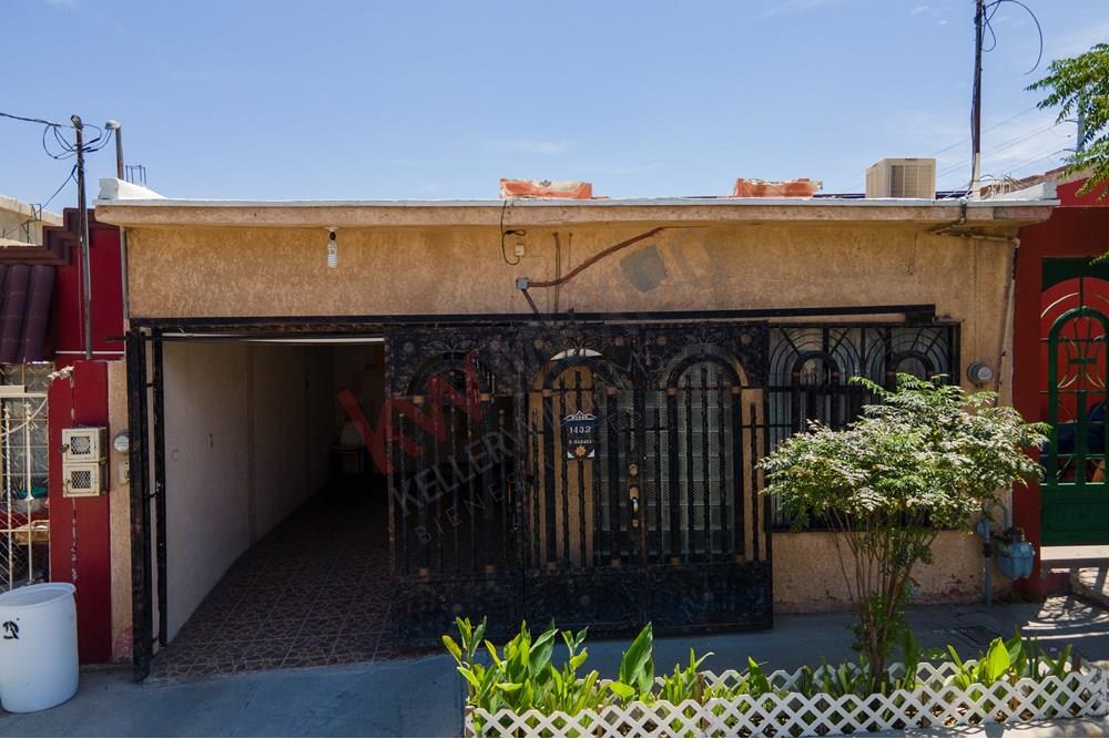 Casa en renta, totalmente amueblada, cerca del Aeropuerto, Plaza Comercial Las Torres y zona de máquilas en Ciudad Juárez