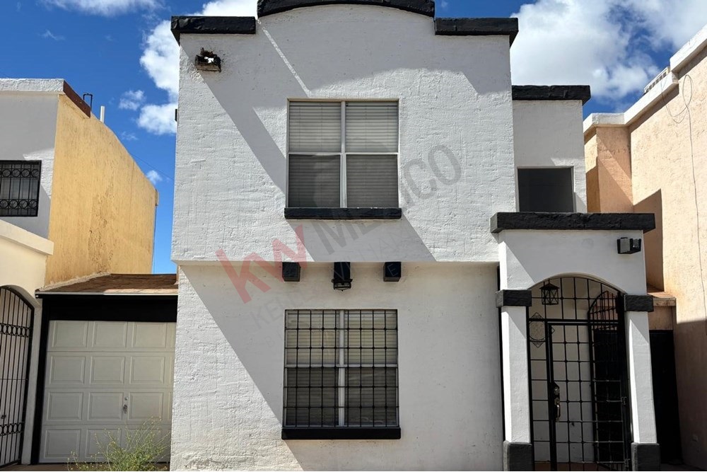 CASA EN RENTA EN VILLA SOLARES