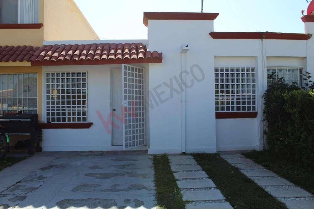 CASA EN VENTA EN FRACCIONAMIENTO PIRAMIDES CORREGIDORA, QUERETARO