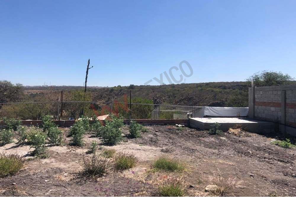 SE VENDE CASA DE CAMPO AMPLIA EN SAN JUAN DE RIO