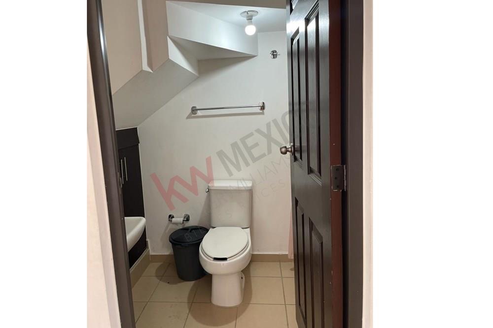 CASA EN VENTA EN SONTERRA CONDOMINIO NATURA III,  CON HABITACION Y BAÑO COMPLETO EN PLANTA BAJA
