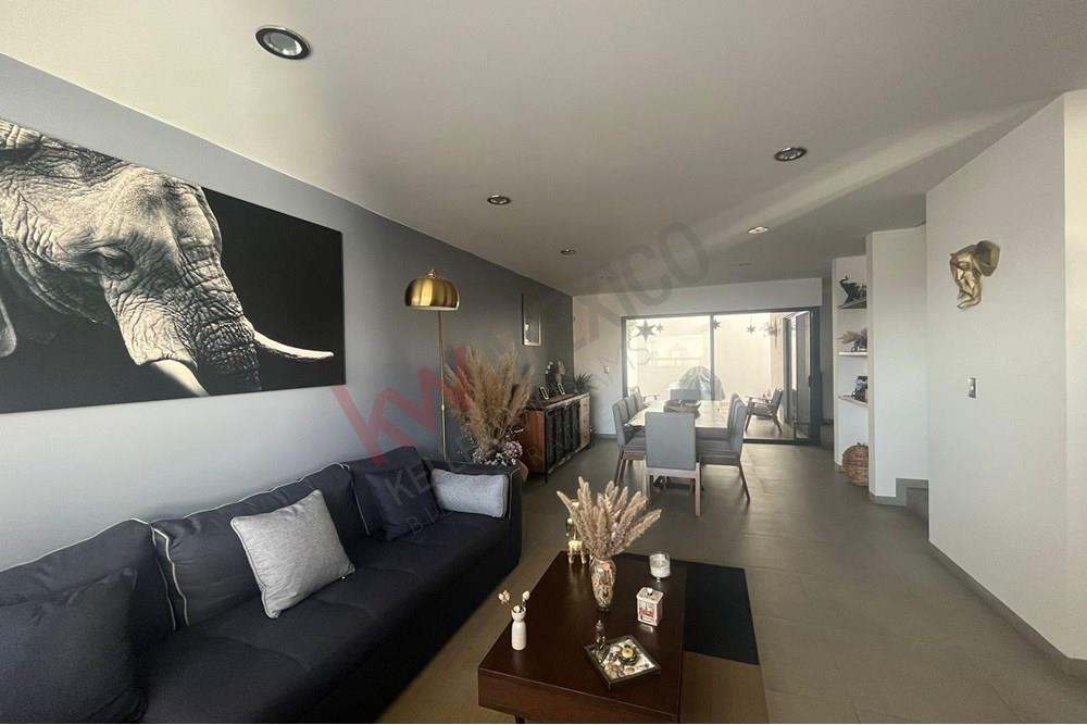 VENTA CASA EN MILENIO III RECAMARA EN PLANTA BAJA Y ROOF GARDEN