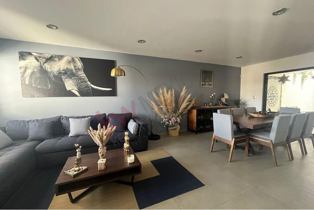 VENTA CASA EN MILENIO III RECAMARA EN PLANTA BAJA Y ROOF GARDEN