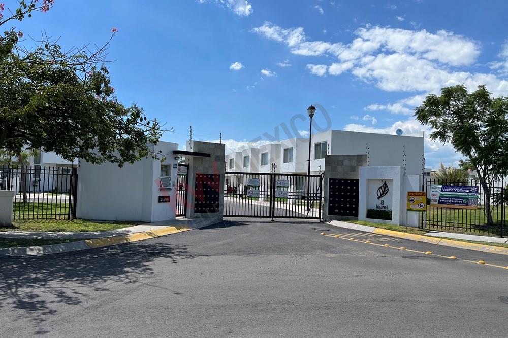 VENTA DE CASA EN PASEOS DEL BOSQUE CORREGIDORA CON O SIN MUEBLES!!!