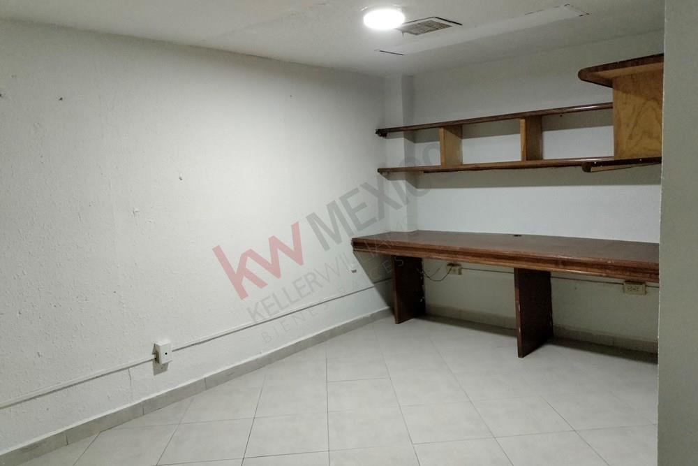 Local Disponible para Rentar en Segundo Piso, Paseo de la Rosita