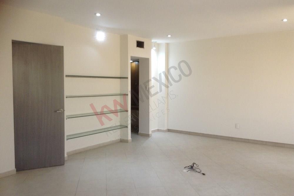 Local Disponible para Rentar en Segundo Piso, Paseo de la Rosita