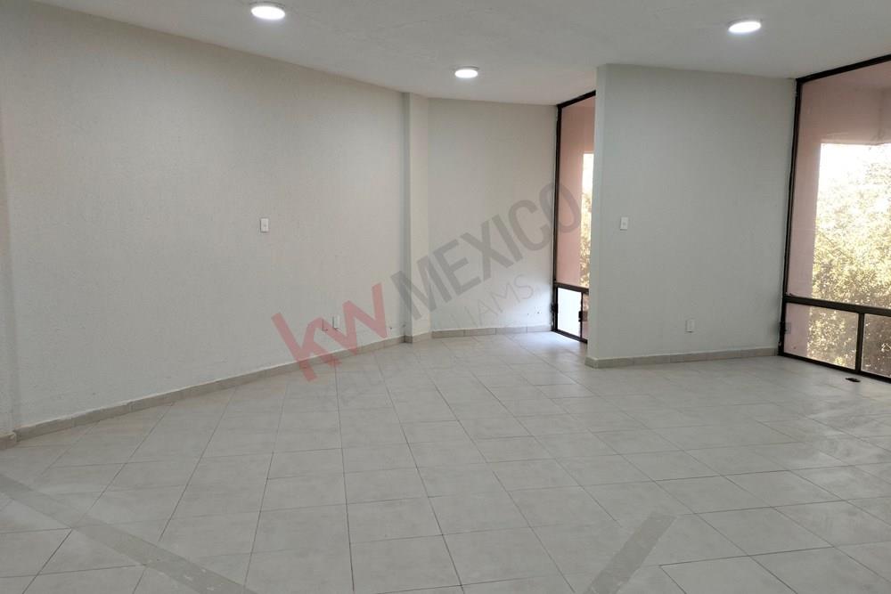 Local Disponible para Rentar en Segundo Piso, Paseo de la Rosita