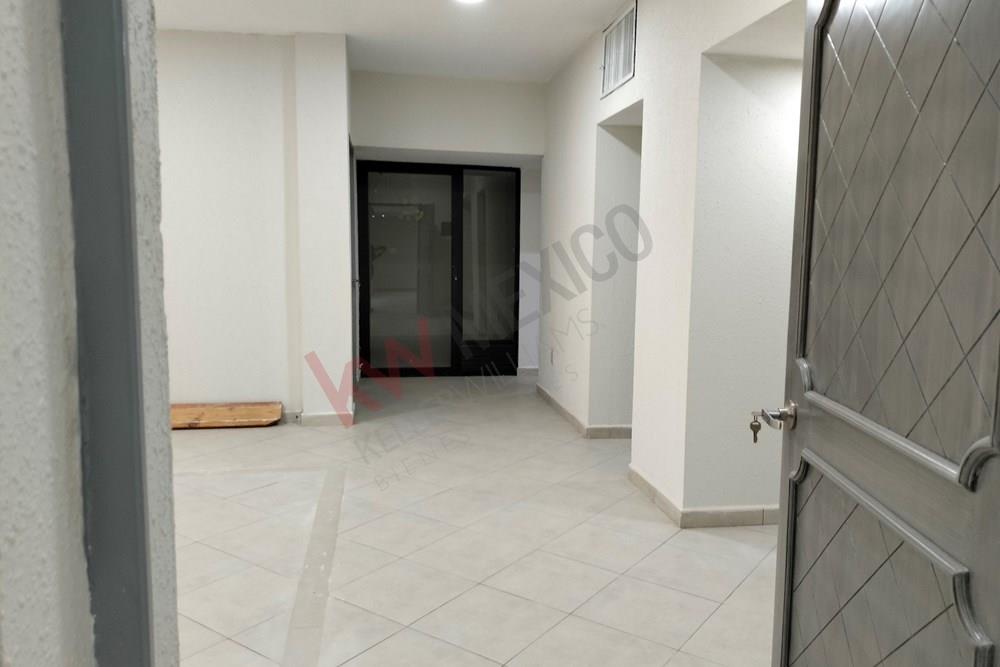 Local Disponible para Rentar en Segundo Piso, Paseo de la Rosita