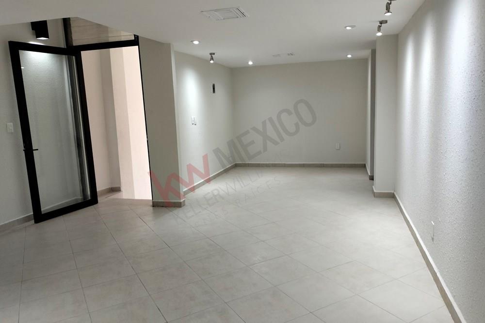 Local Disponible para Rentar en Segundo Piso, Paseo de la Rosita