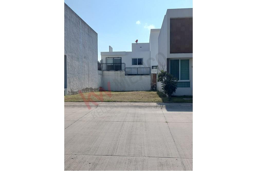 TERRENO EN VENTA, DE OPORTUNIDAD EN VALLE IMPERIAL, ZAPOPAN, JAL.