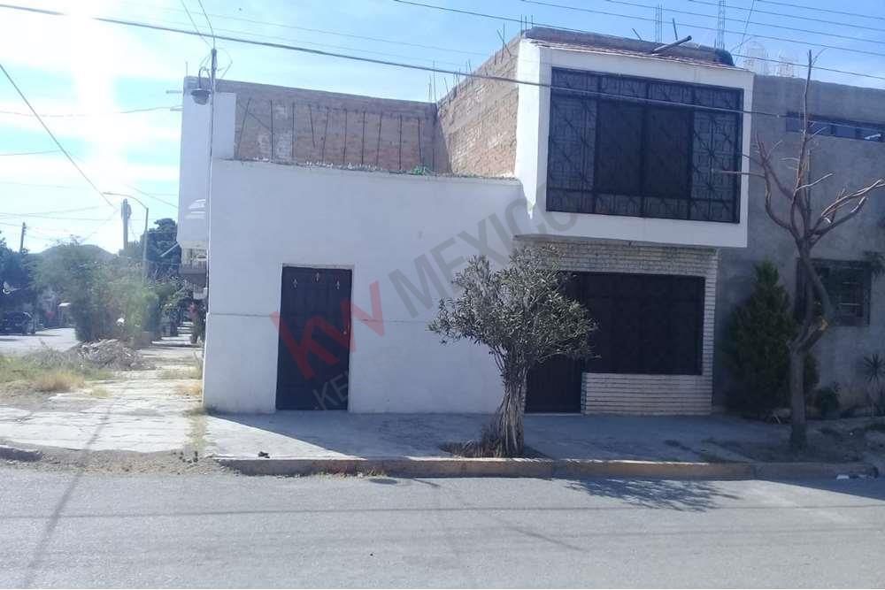Económica Casa en Venta, ideal para remodelar, Colonia 28 de abril, Torreón,  Coahuila