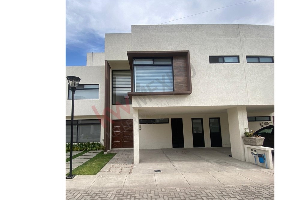 Casa en Renta en Privada con Roof Garden y Diseño Moderno  ¡Tu Nuevo Hogar Te Espera!e