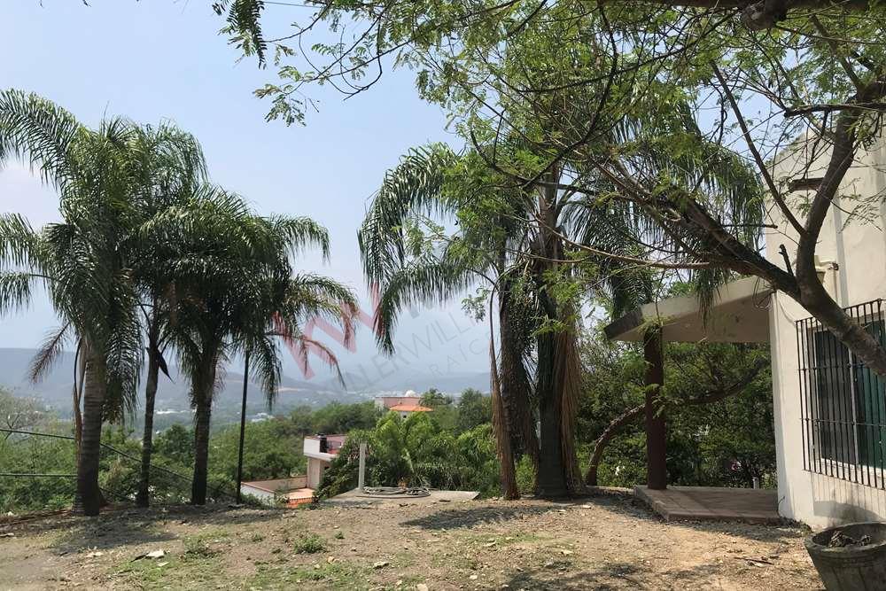 Casa de un solo piso,  con excelentes vistas y Aire , parte alta de Los Cristales, zona tranquila,