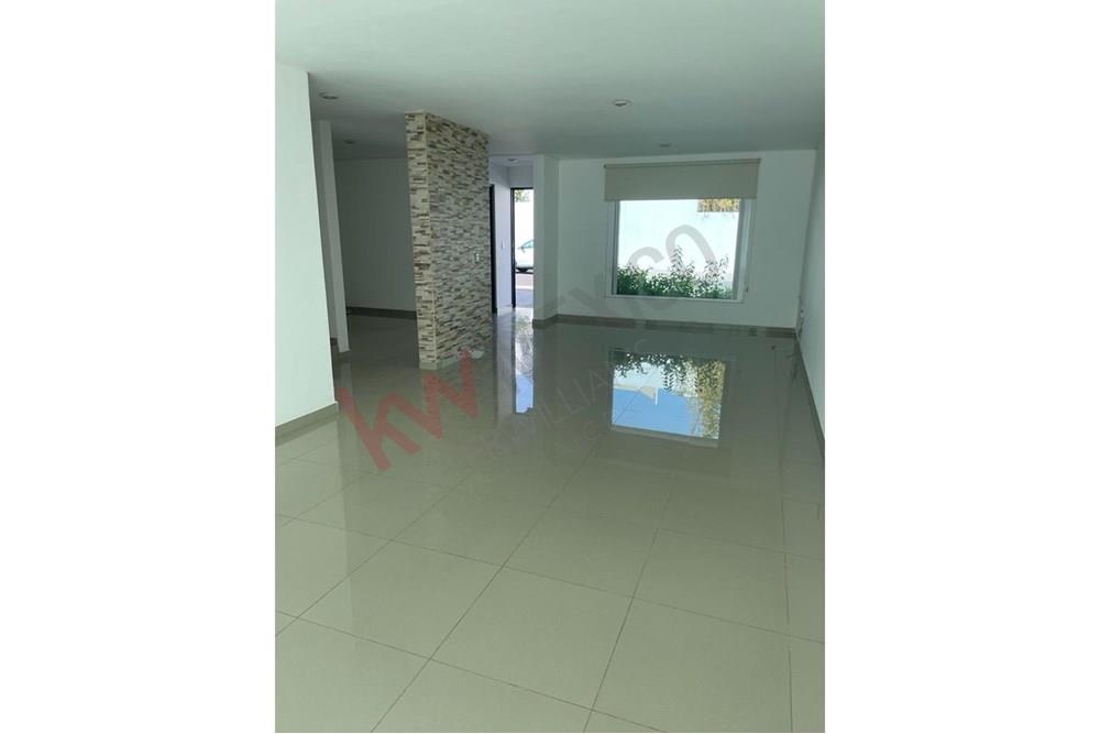 CASA EN RENTA EN JURIQUILLA SANTA FÉ, HACIENDA JURIQUILLA